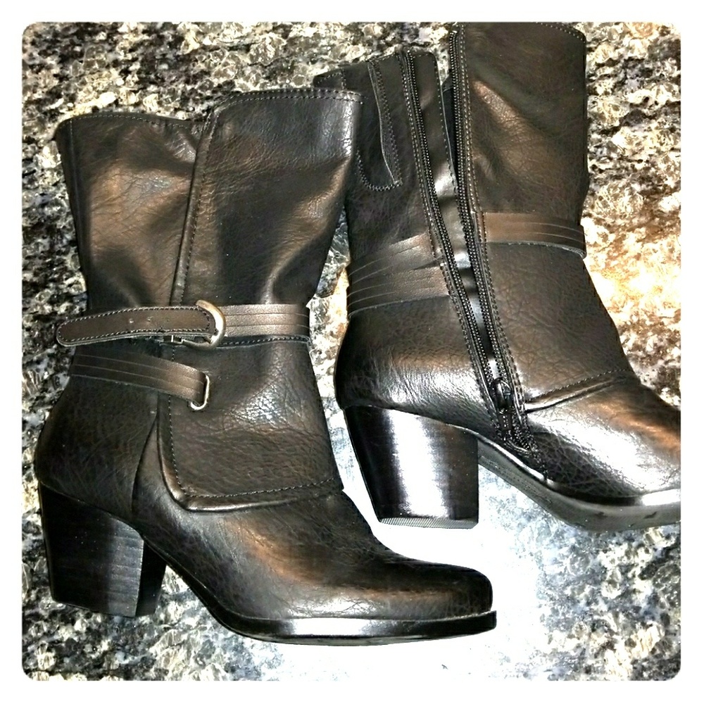Black Baretraps "Rossy" boots